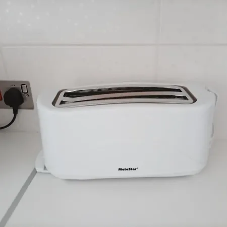 Lazuli Sea View Beachfront - Ap Finikoudes Appartamento Larnaca