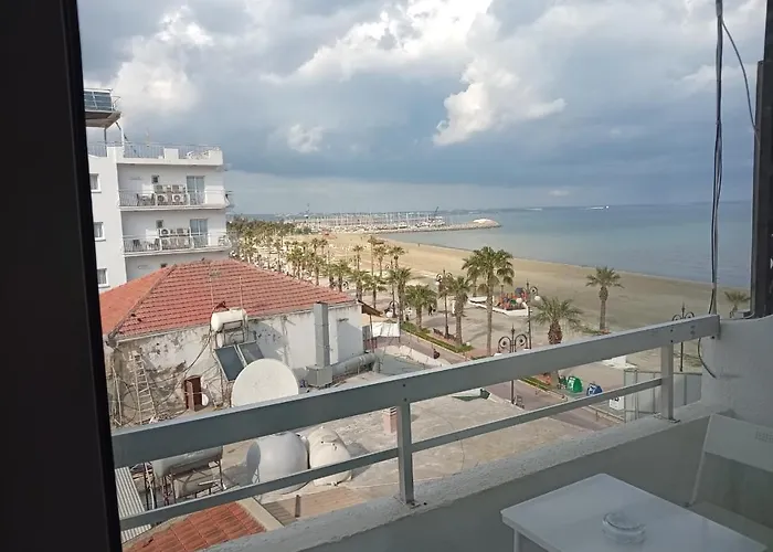 דירה Lazuli Sea View Beachfront - Ap Finikoudes