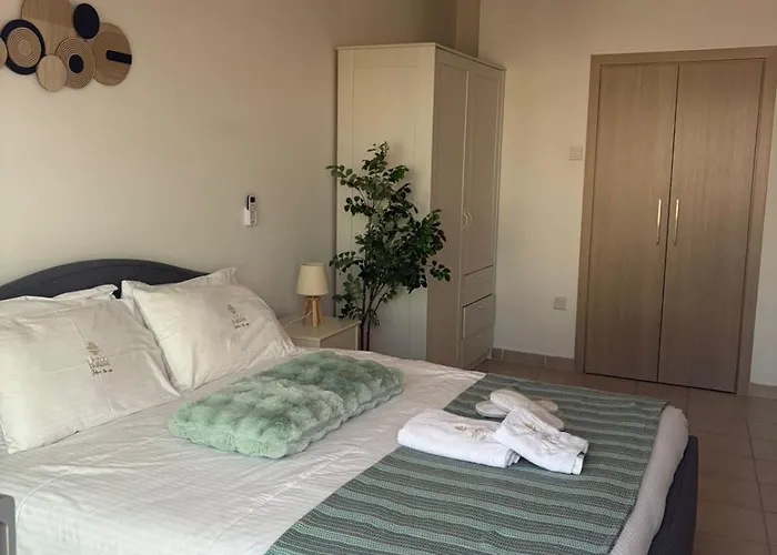 Appartamento Lazuli Sea View Beachfront - Ap Finikoudes Larnaca