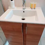 Lazuli Sea View Beachfront - Ap Finikoudes Apartamento *