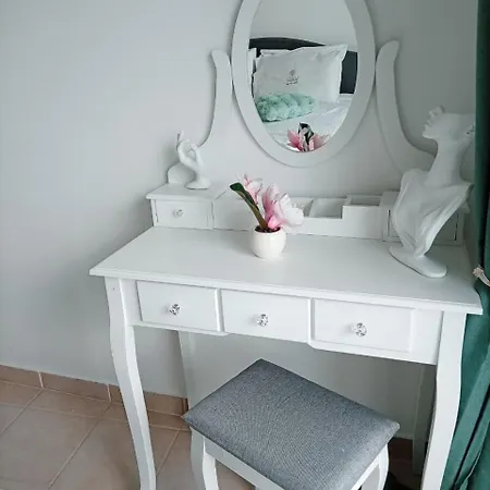 Lazuli Sea View Beachfront - Ap Finikoudes * Ларнака