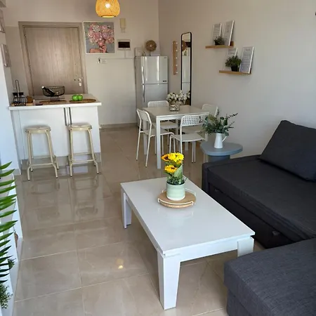 Lazuli Sea View Beachfront - Ap Finikoudes Lejlighed *