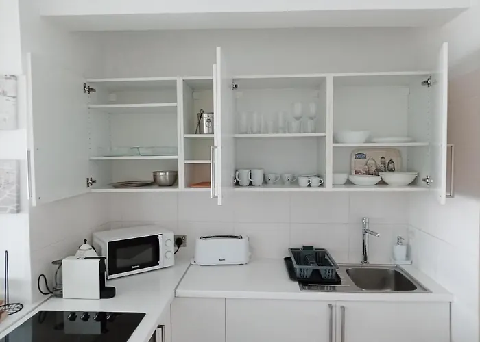 Lazuli Sea View Beachfront - Ap Finikoudes Appartement *